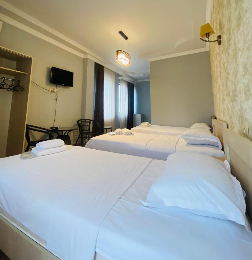 Hotel Phaliashvili Batumi Esterno foto