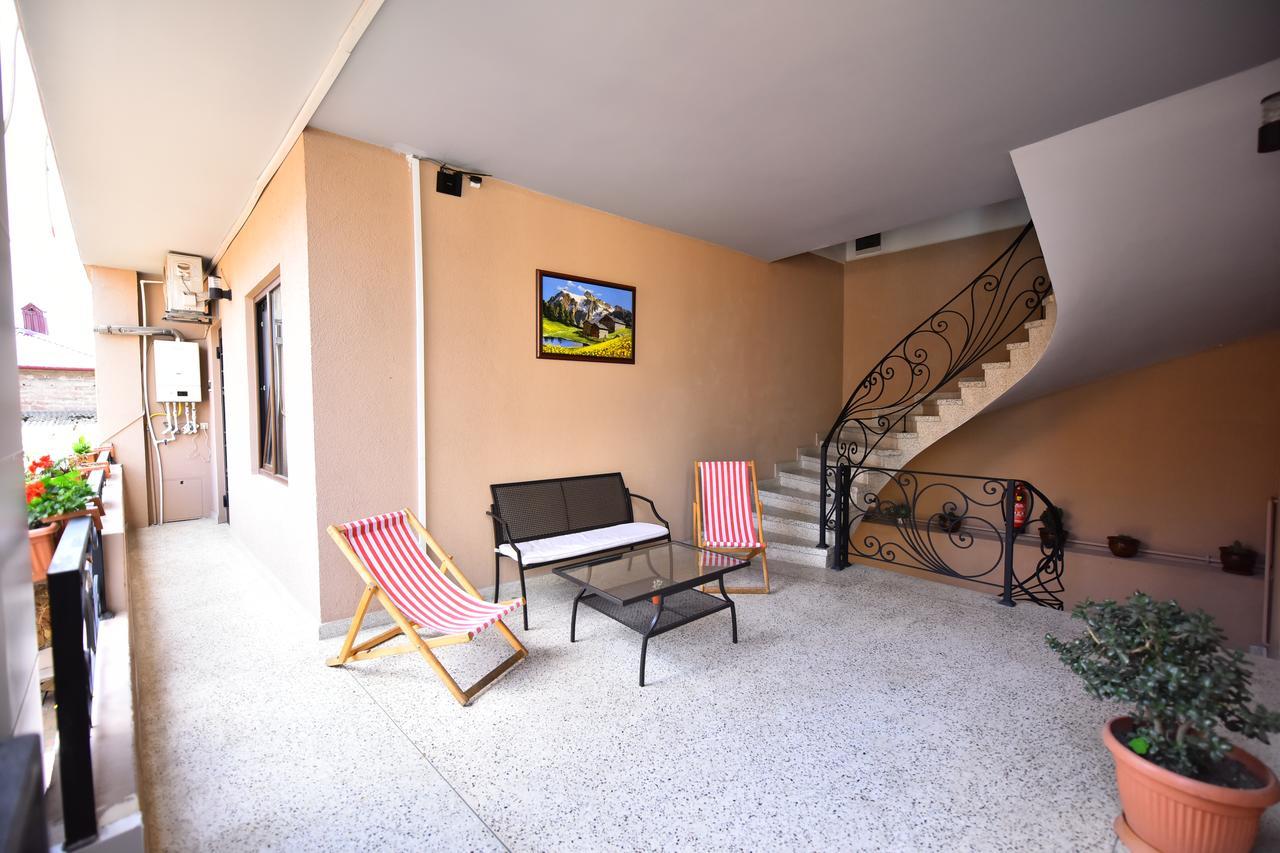 Hotel Phaliashvili Batumi Esterno foto