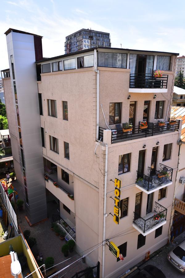 Hotel Phaliashvili Batumi Esterno foto