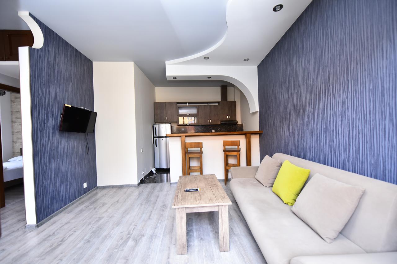 Hotel Phaliashvili Batumi Esterno foto