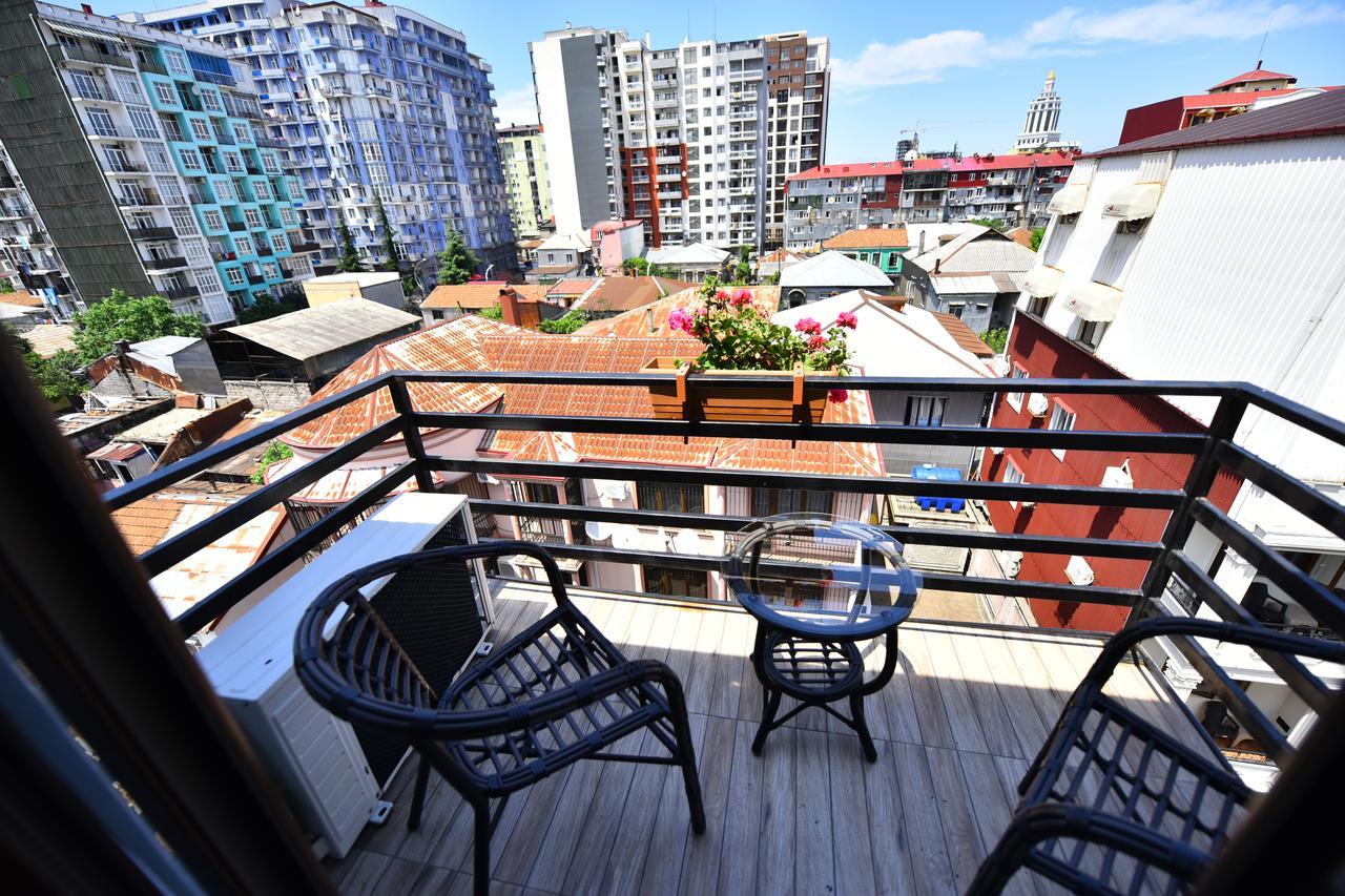 Hotel Phaliashvili Batumi Esterno foto