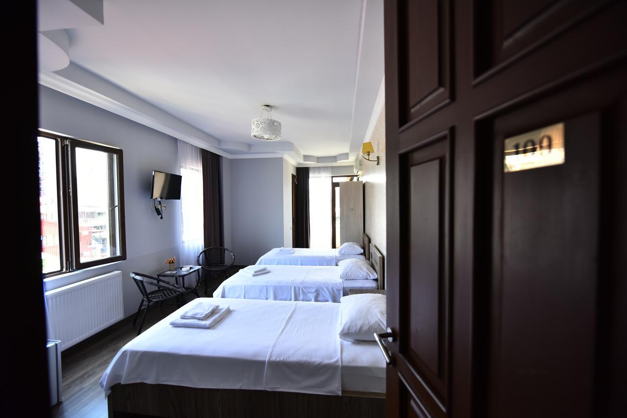 Hotel Phaliashvili Batumi Esterno foto
